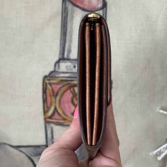 LOUIS VUITTON Vintage Sarah Wallet⭐️W/COA✨I will include a VERSACE Dust bag⭐️ - Picture 5 of 13